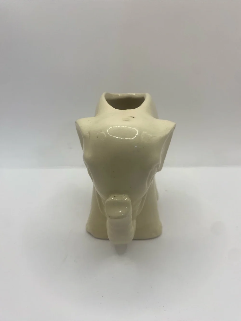 Vintage USA Pottery Ivory Elephant Succulent Planter/Vase Size 3.5”x